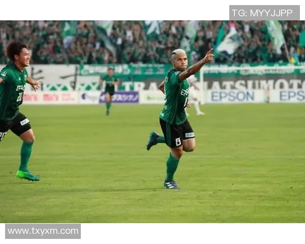 德岛漩涡与松本雅的精彩对决揭示了日本职业摔跤的魅力与竞争激烈性