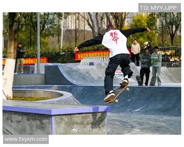 重庆滑板队逆袭之路揭秘极限运动联赛背后的奋斗与荣耀 重庆滑板队逆袭之路揭秘极限运动联赛背后的奋斗与荣耀